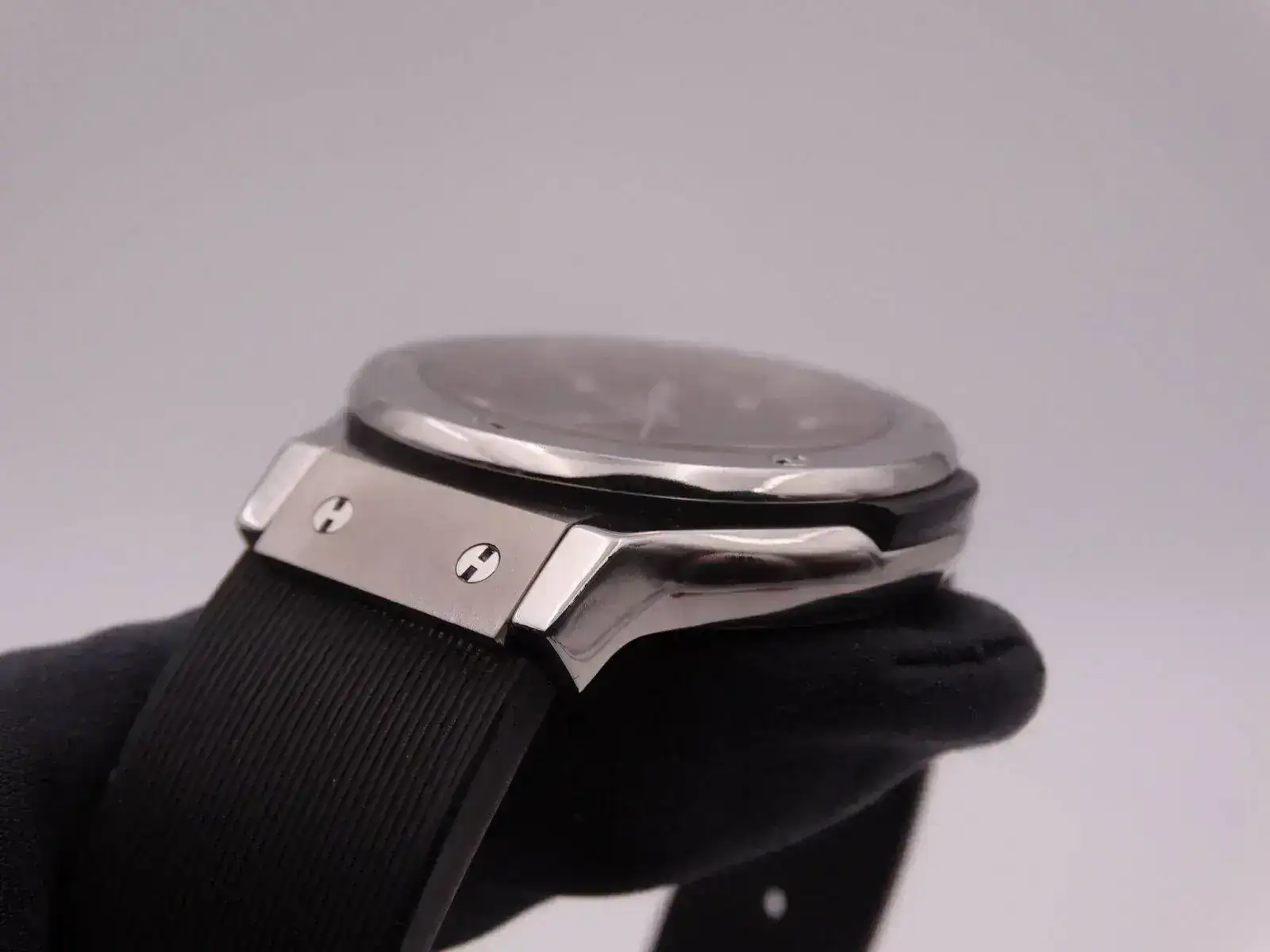 Hublot classic fusion quartz 8412.webp
