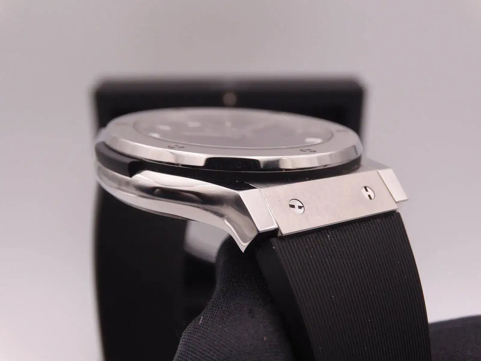 Hublot Classic Fusion Titanium 06190.webp