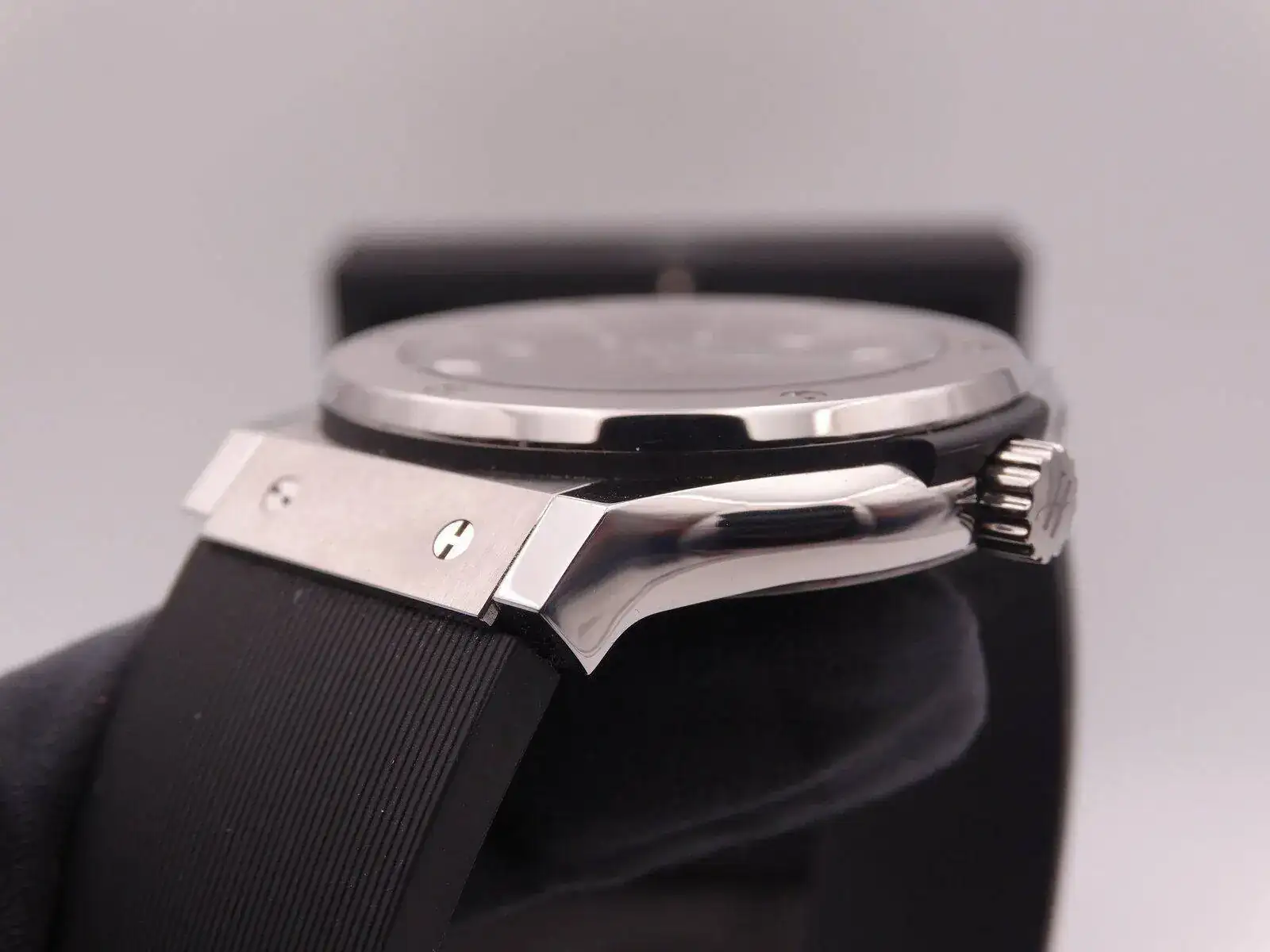 Hublot Classic Fusion Titanium 06191.webp