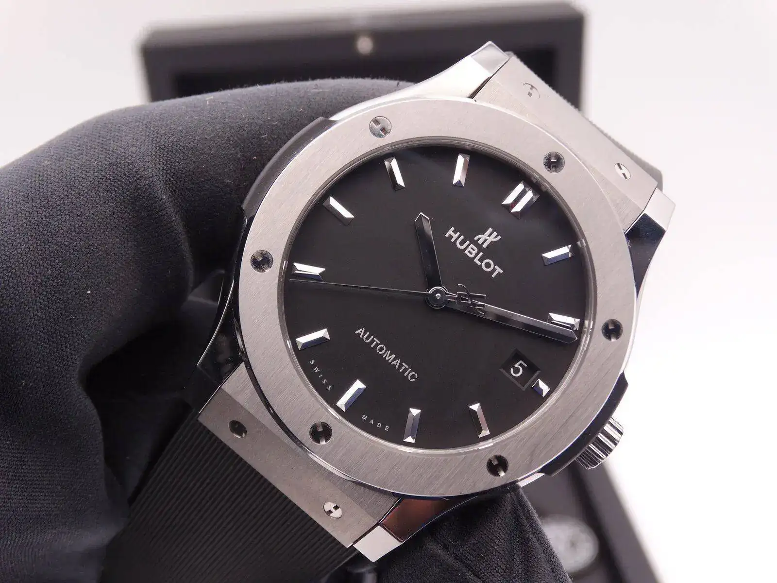 Hublot Classic Fusion Titanium 06200.webp