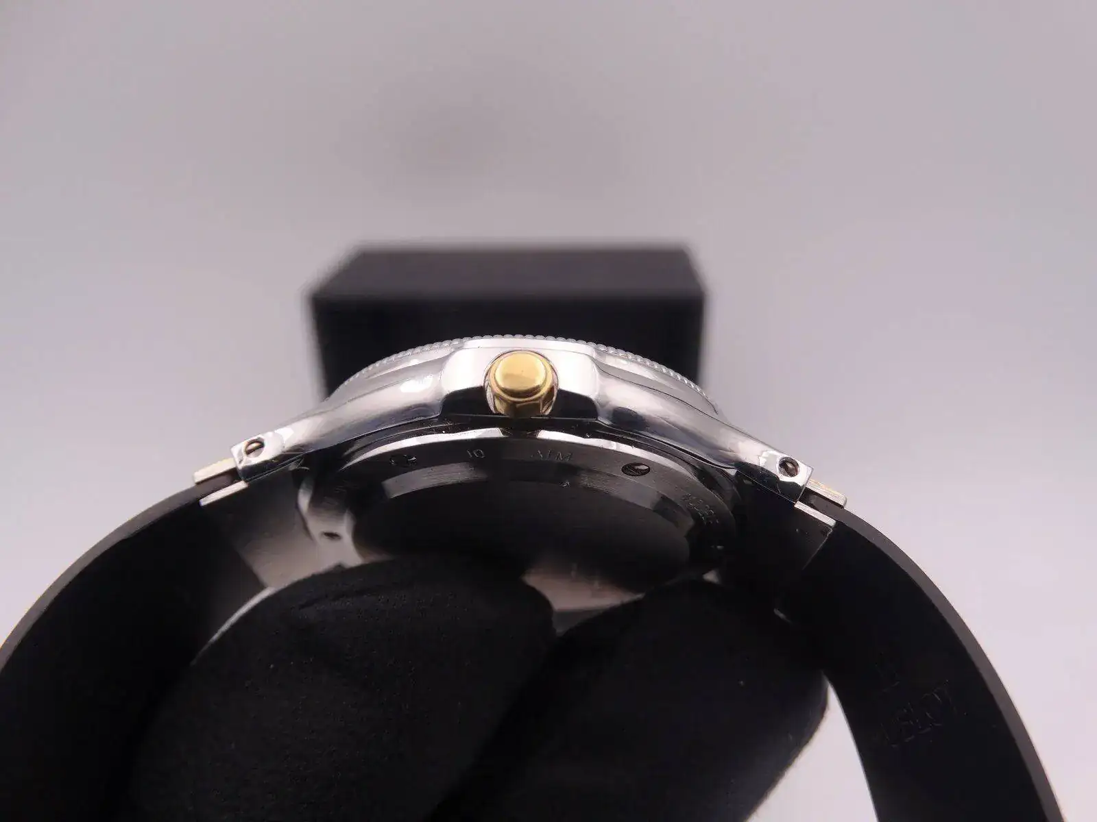 Hublot Classic GMT MDM Greenwich mean time 07068.webp