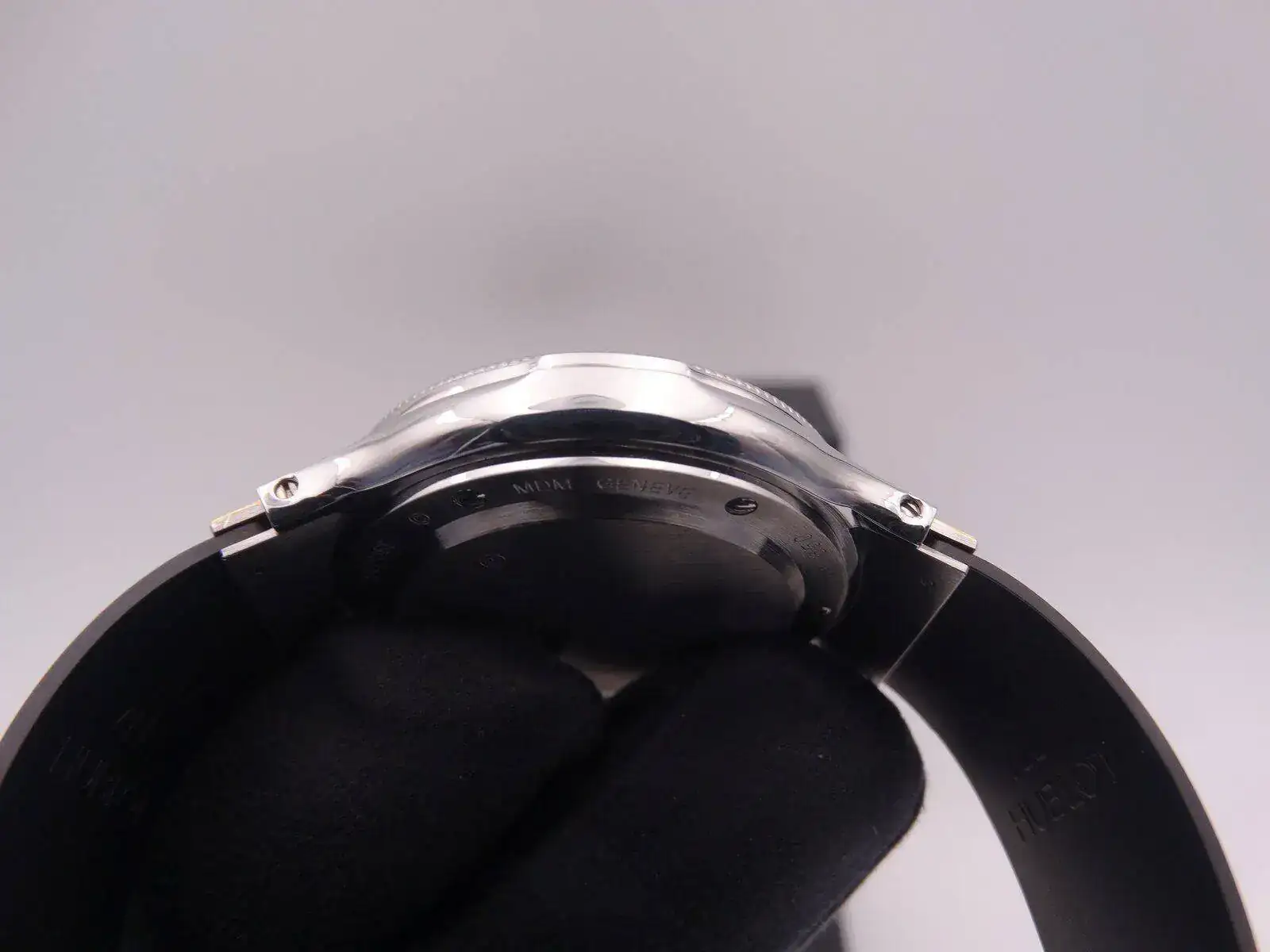 Hublot Classic GMT MDM Greenwich mean time 07069.webp