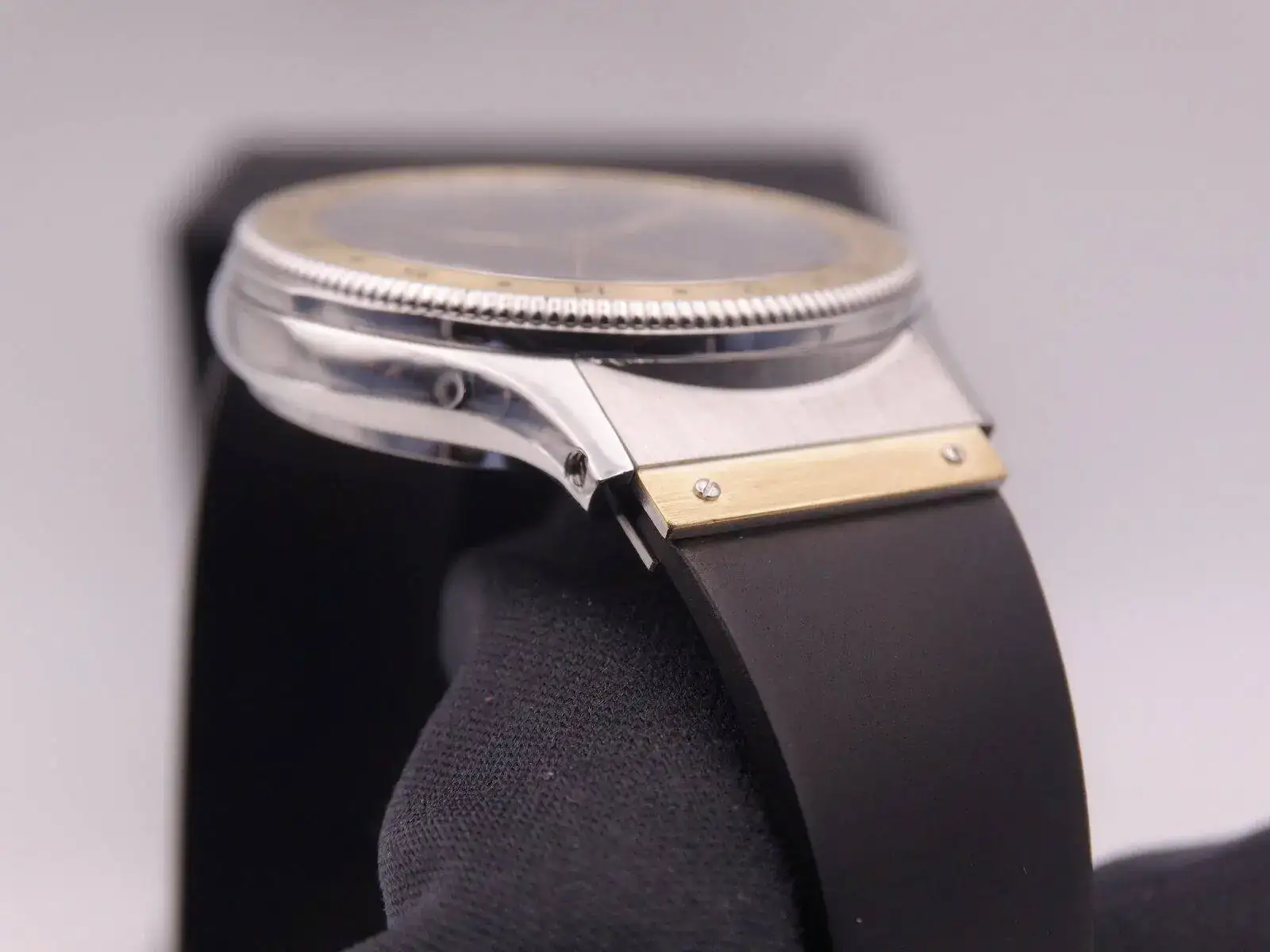 Hublot Classic GMT MDM Greenwich mean time 07077.webp