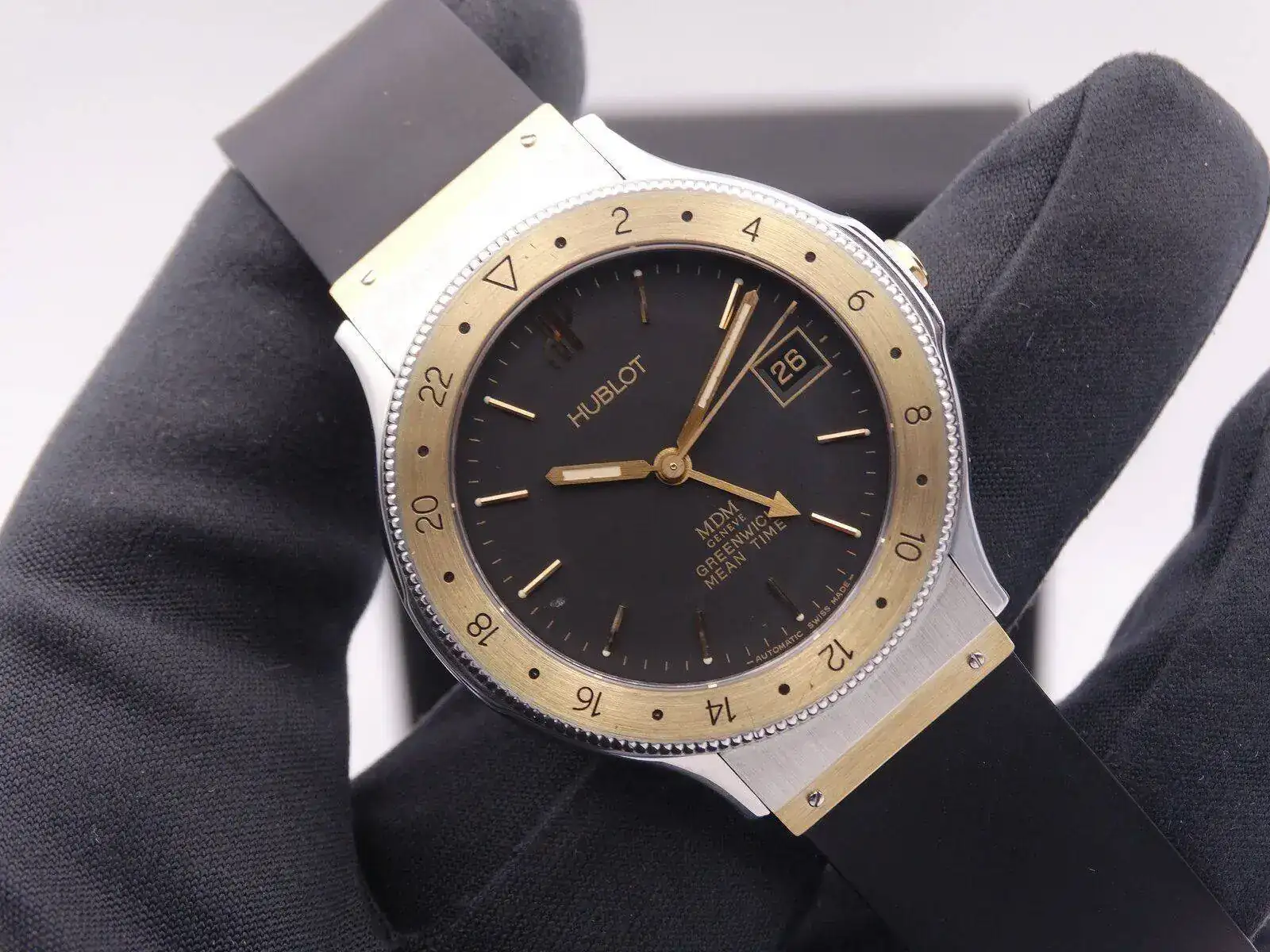 Hublot Classic GMT MDM Greenwich mean time 07087.webp