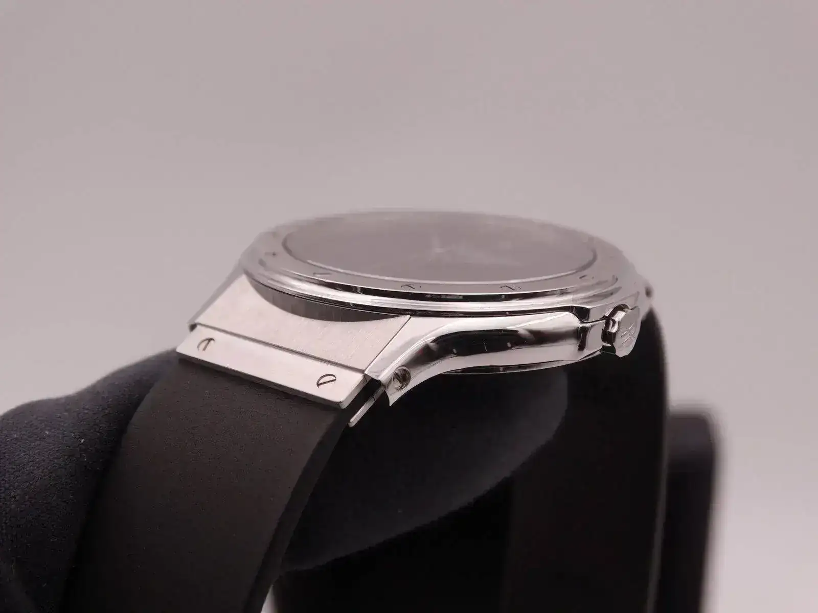 Hublot Classic Quartz 9281.JPG