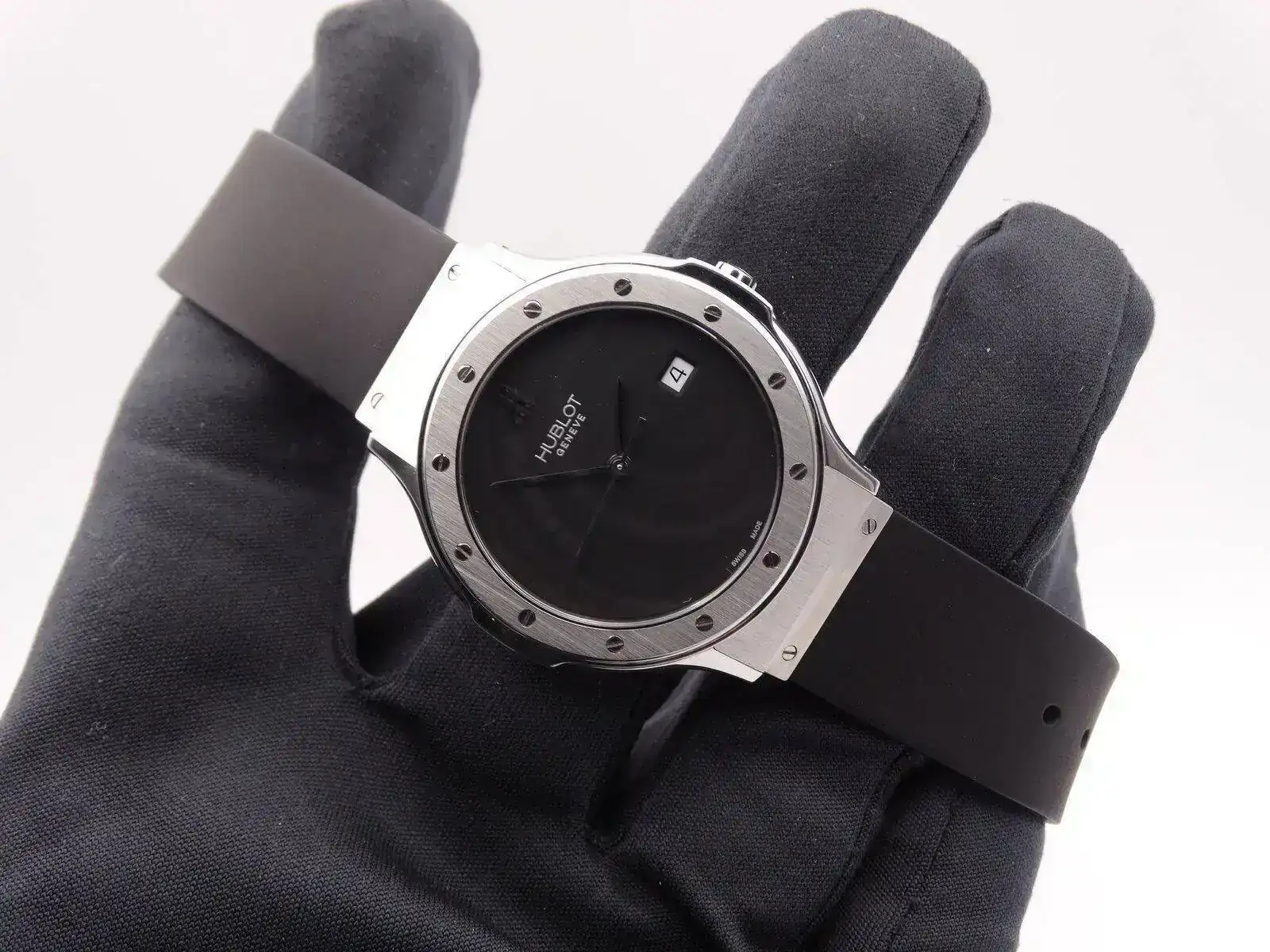 Hublot Classic Quartz 9284.JPG