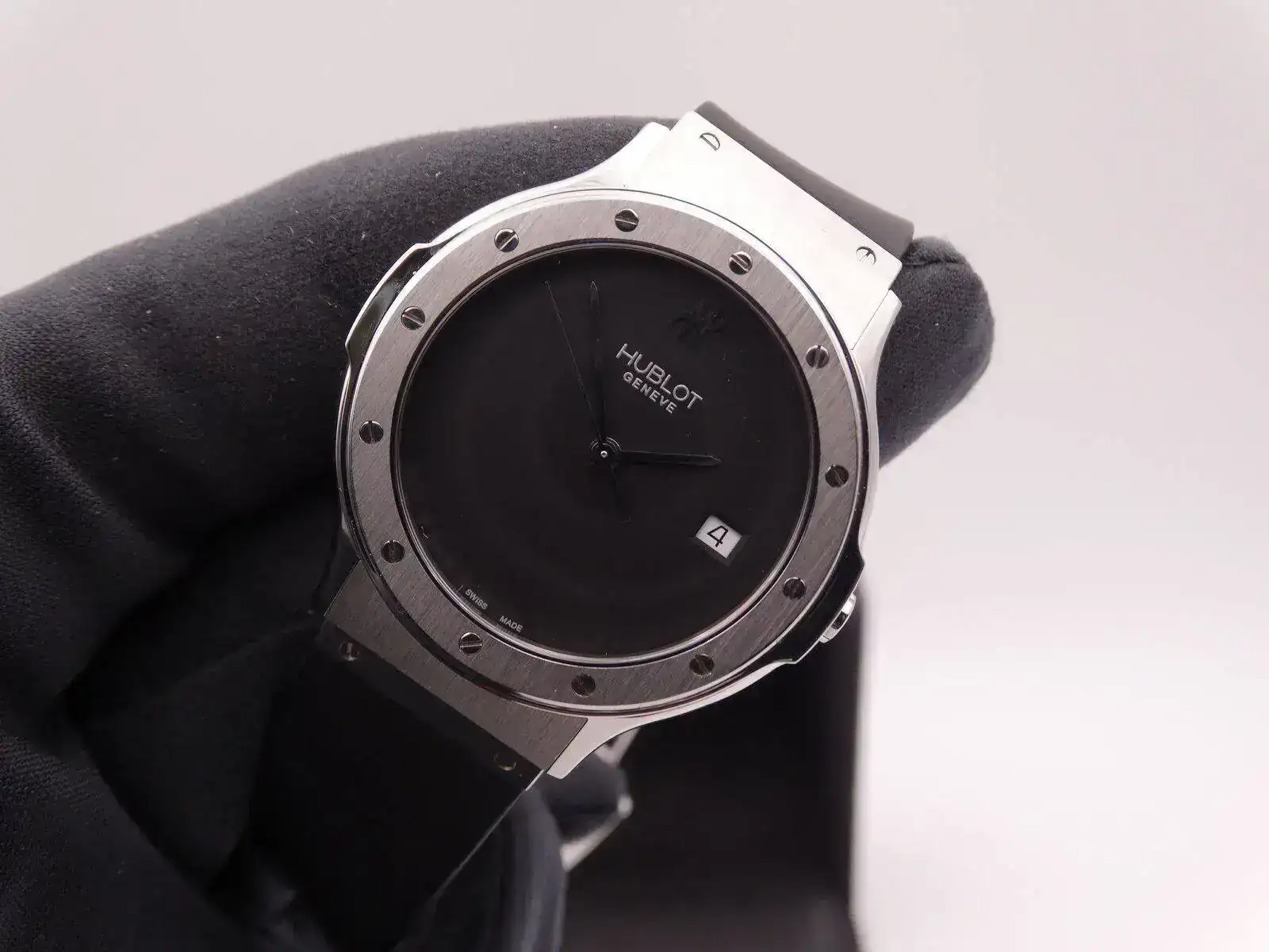 Hublot Classic Quartz 9286.JPG