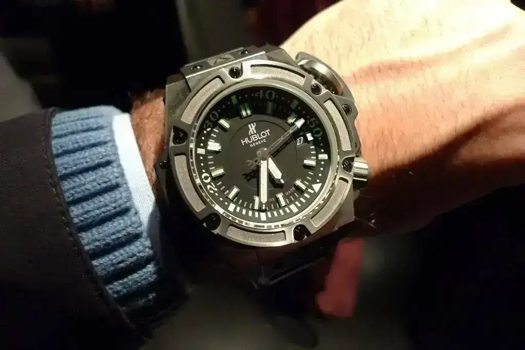 Hublot-King-Power-Diver-4000m-Titanium-Watch-4.webp