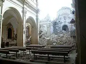 Hundimiento_de_la_iglesia_de_Santiago_tras_el_terremoto_de_Lorca.webp