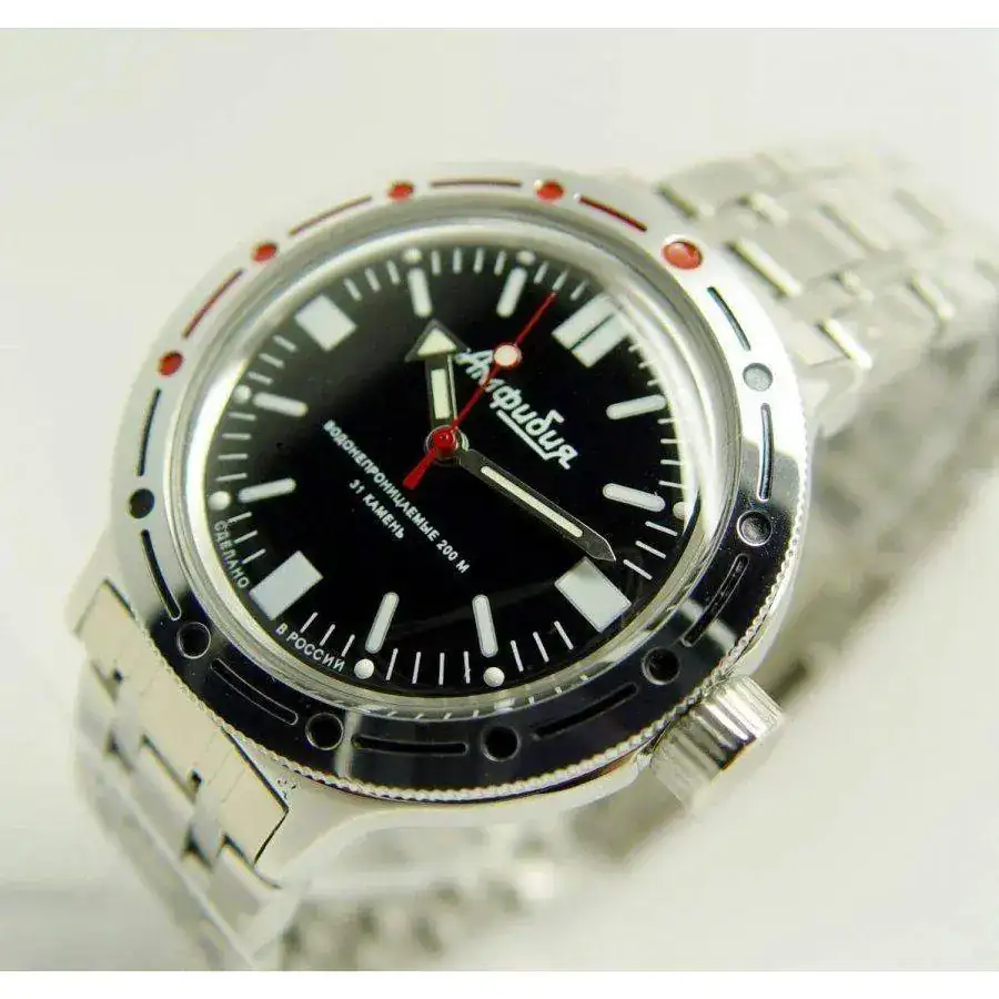 ian-military-vostok-komandirskie-tank-watch-211306.webp