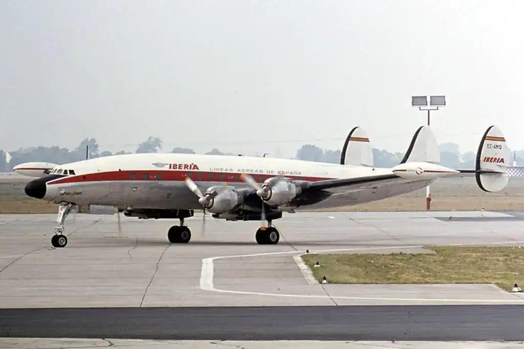 Iberia_Lockheed_L-1049G_Super_Constellation.webp