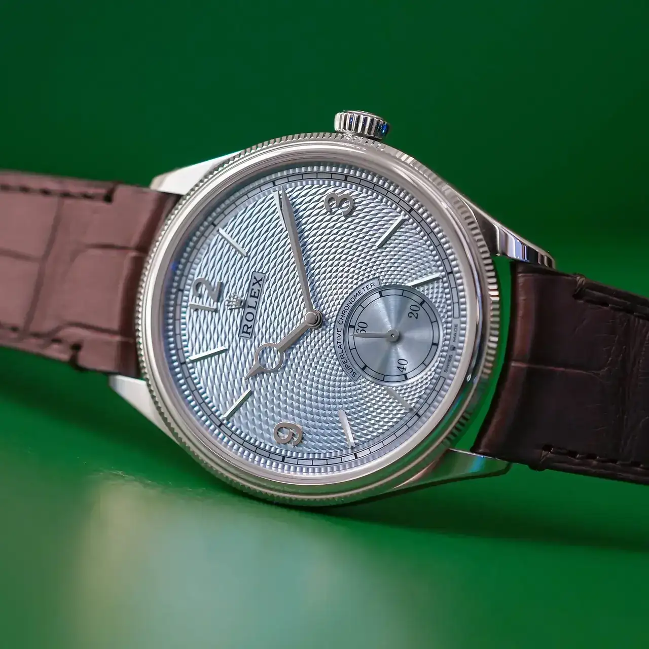 Rolex Perpetual 1908 Platinum ice Blue Guilloche Dial grano de arroz 52506 - opinión - 5