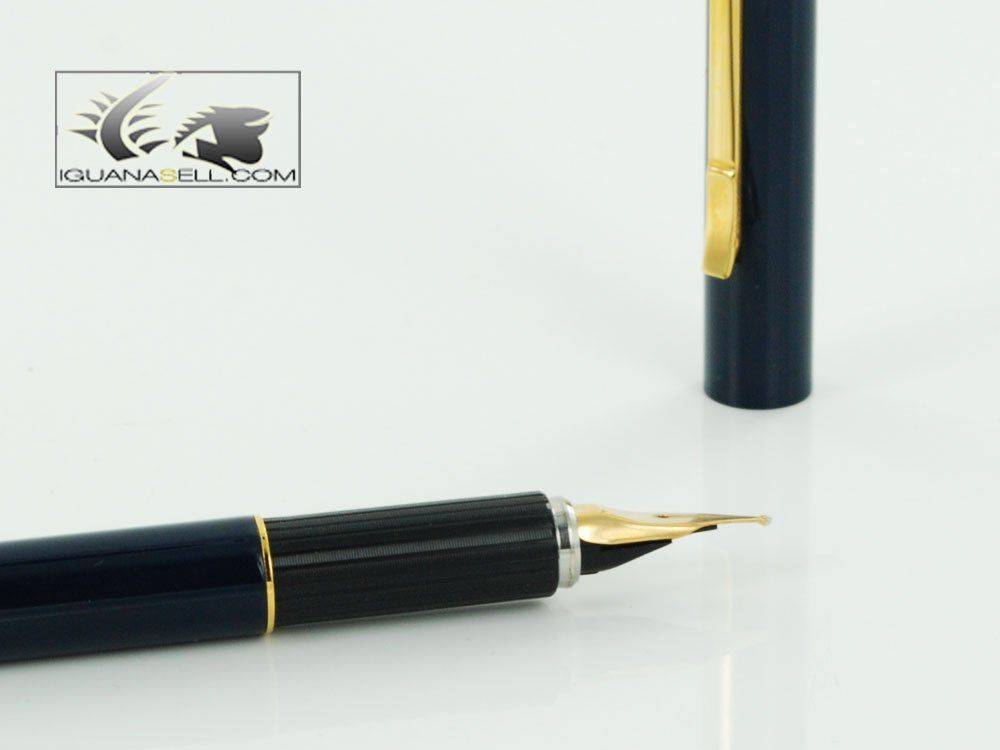 il-1970-Fountain-Pen-Blue-Lacquer-and-Gold-PLH64-3.jpg