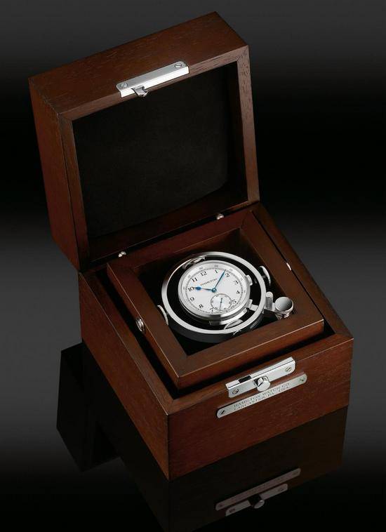 ilton-khaki-navy-pioneer-limited-edition-watch-box.jpg