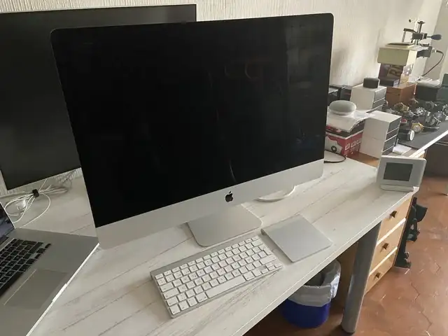 Imac-27-5-K-2015-1-TB-Fusion-Drive-16-GB-RAM-13.webp