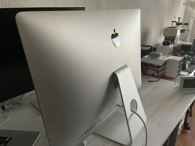Imac-27-5-K-2015-1-TB-Fusion-Drive-16-GB-RAM-2.webp