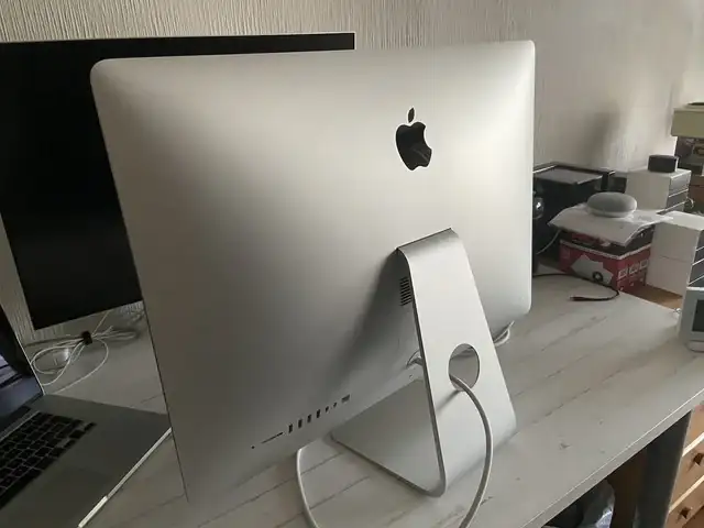 Imac-27-5-K-2015-1-TB-Fusion-Drive-16-GB-RAM-4.webp