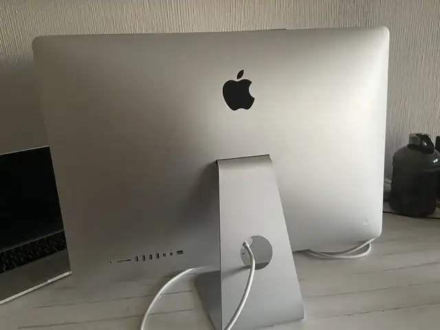 Imac-27-5-K-2015-1-TB-Fusion-Drive-16-GB-RAM.webp