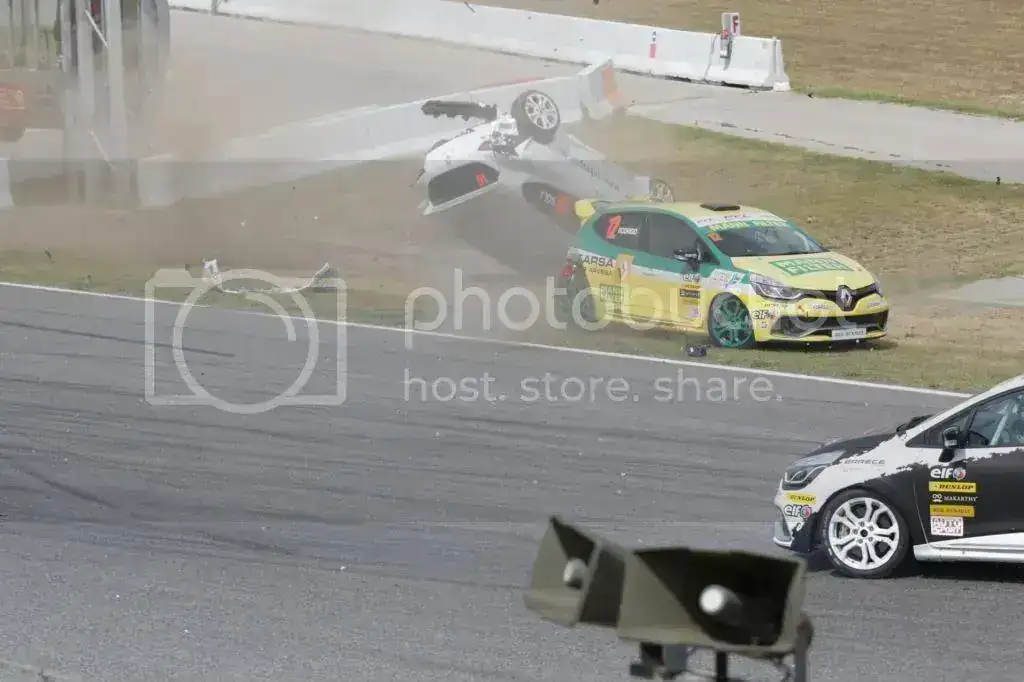 IMG_3972_1915x1277_zpsf04cb994.webp