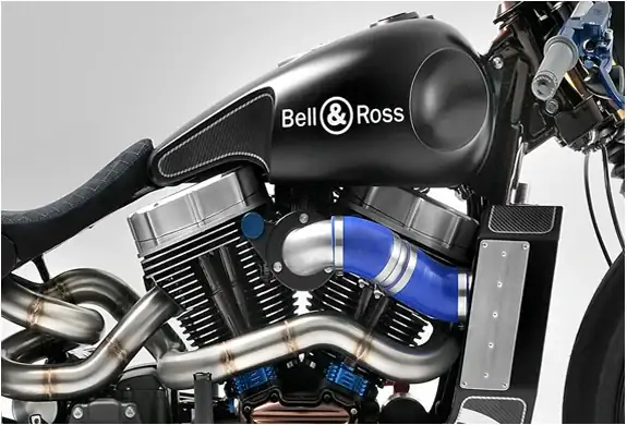 img_bell_&_ross_harley_davidson_2.webp
