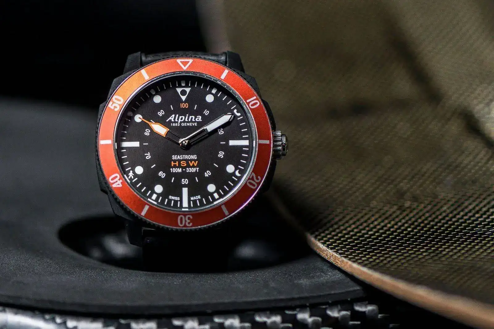 INA%2BSeastrong%2BHorological%2BSMARTWATCH%2B05%2B.webp