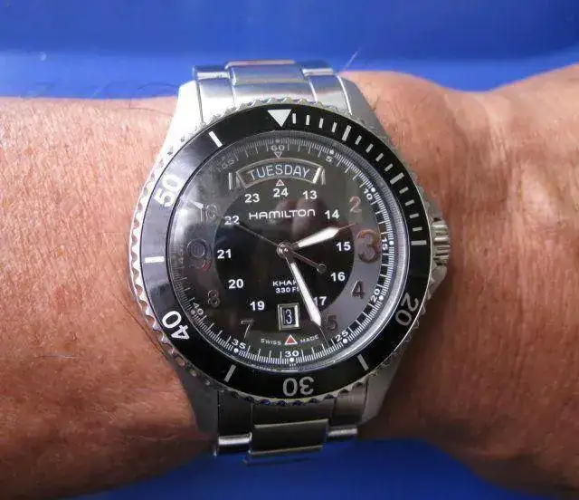 ined-hamilton-nation-king-scuba-hamilton-wrist-001.webp