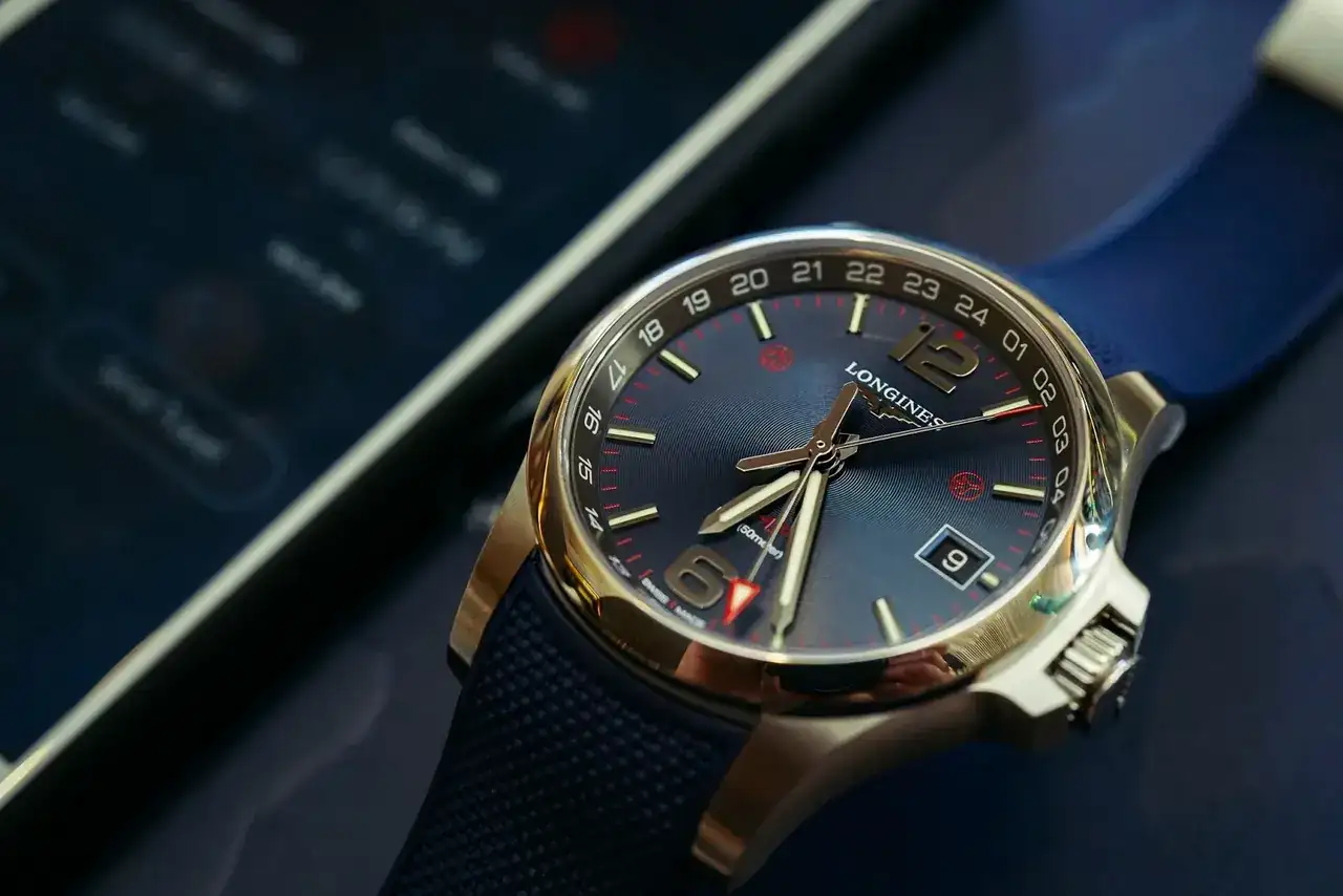 ines-Conquest-VHP-GMT-Flash-Setting-ablogtowatch-3.webp