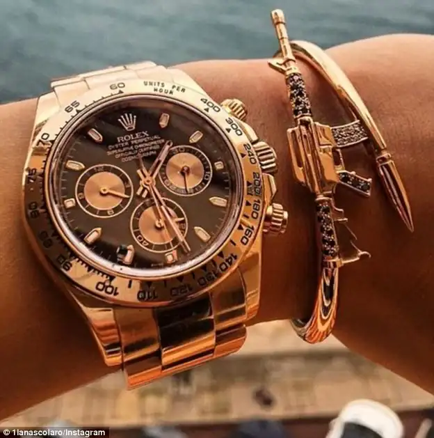 Instagram_and_her_celebrity_conn-a-4_1424086046117.webp