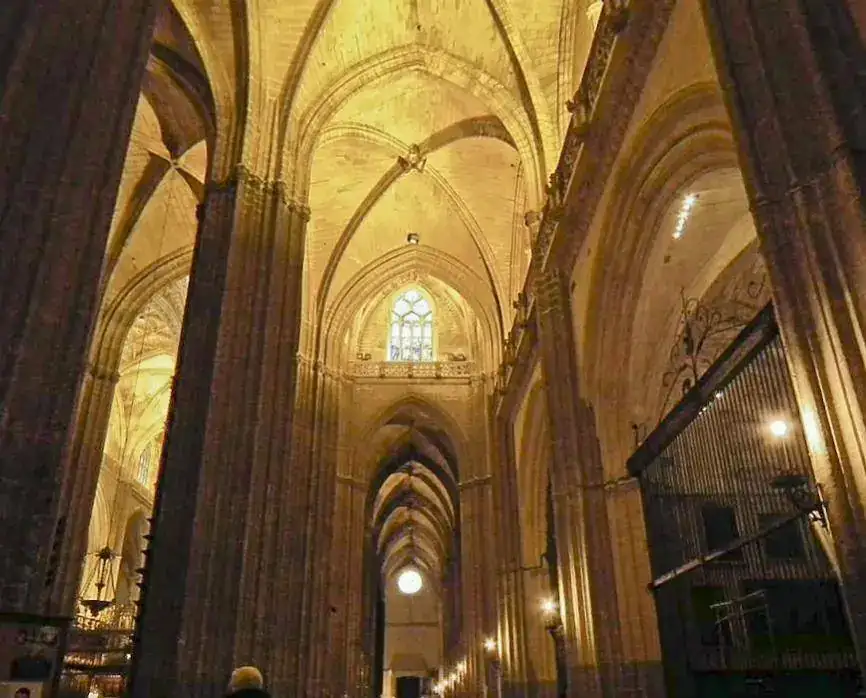 Interior Catedral.webp