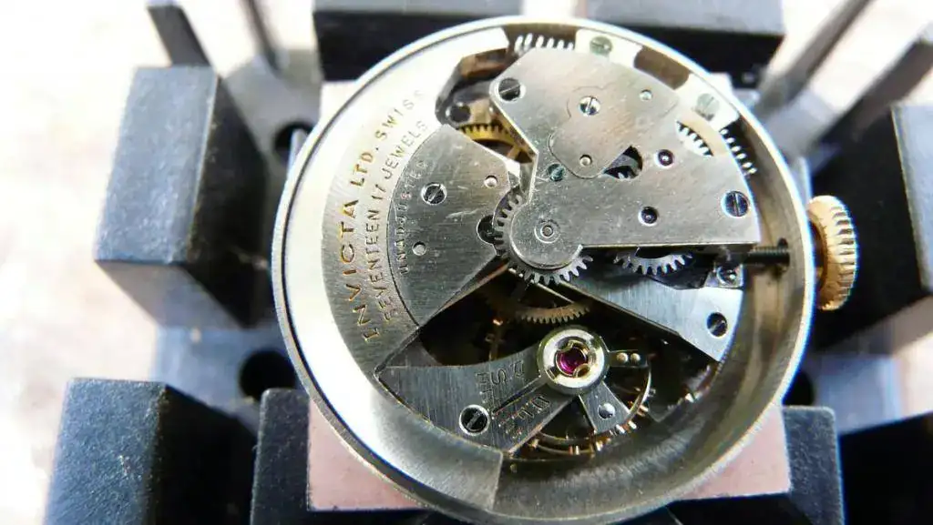 invicta b.webp