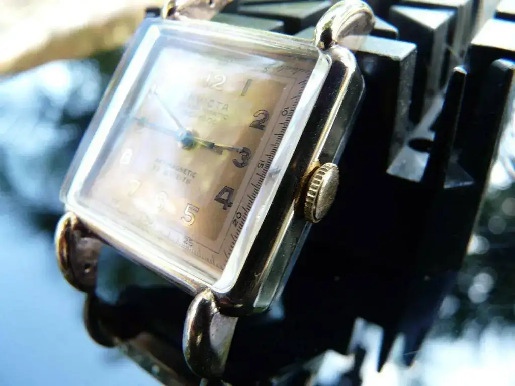 invicta h.webp