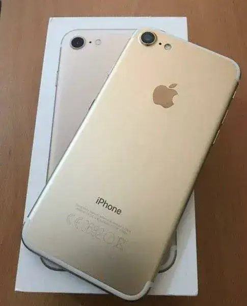 iPhone-7-32gb-Gold-.webp