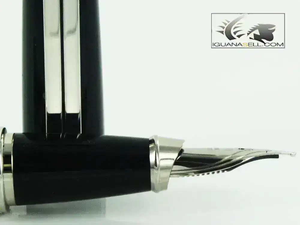 ipsis-Fountain-Pen-Platinum-&-Black-Resin-471200-4.webp