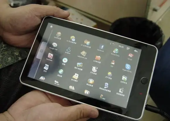 irobot_apad_mano.webp