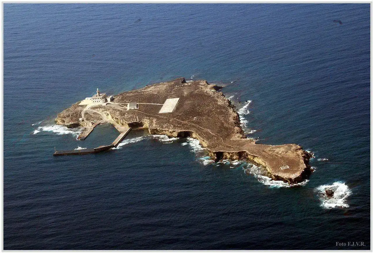 Isla+de+Albor%C3%A1n,+F.J.V.R..webp