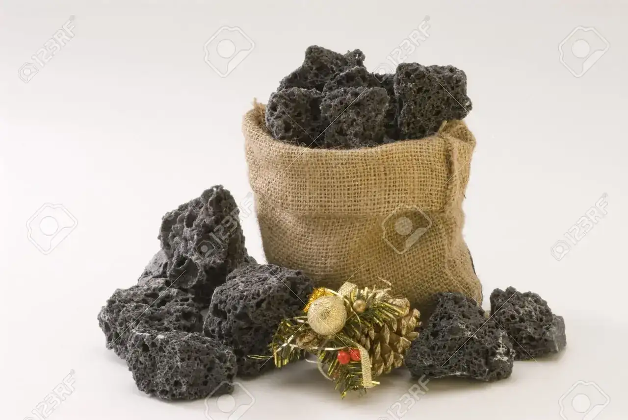 istmas-coal-in-a-sack-Carbon-de-Reyes--Stock-Photo.webp