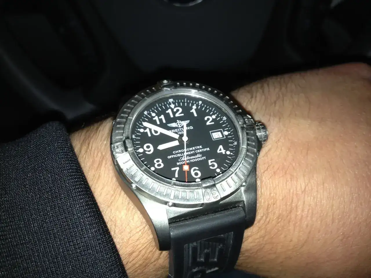itanium-black-pro-1-hershey-black-rubber-breitling.webp
