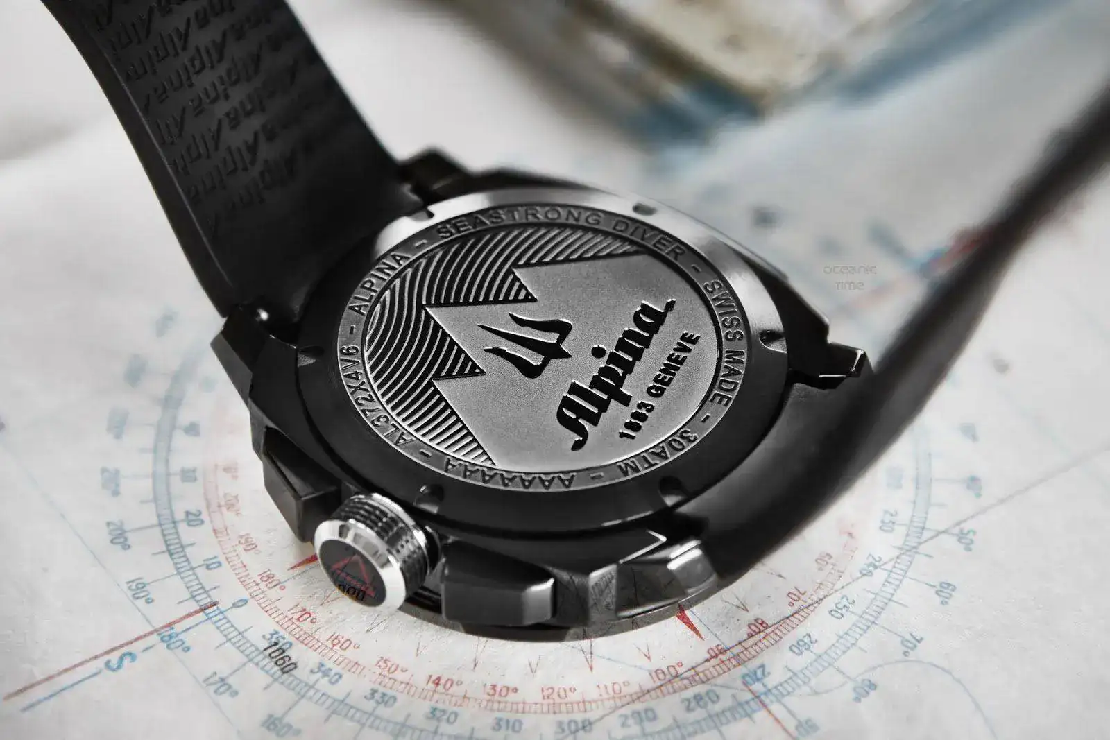 iver%2B300%2BBLACK%2BChronograph%2BBig%2BDATE%2B04.webp