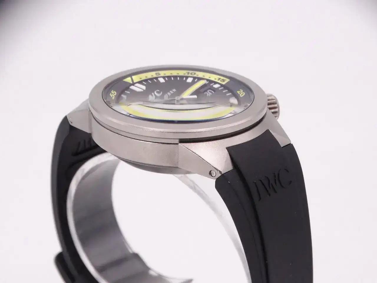 IWC Aquatimer 2000 03140.webp