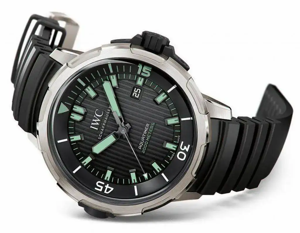 IWC-Aquatimer-2000-SIHH2014-3q.webp