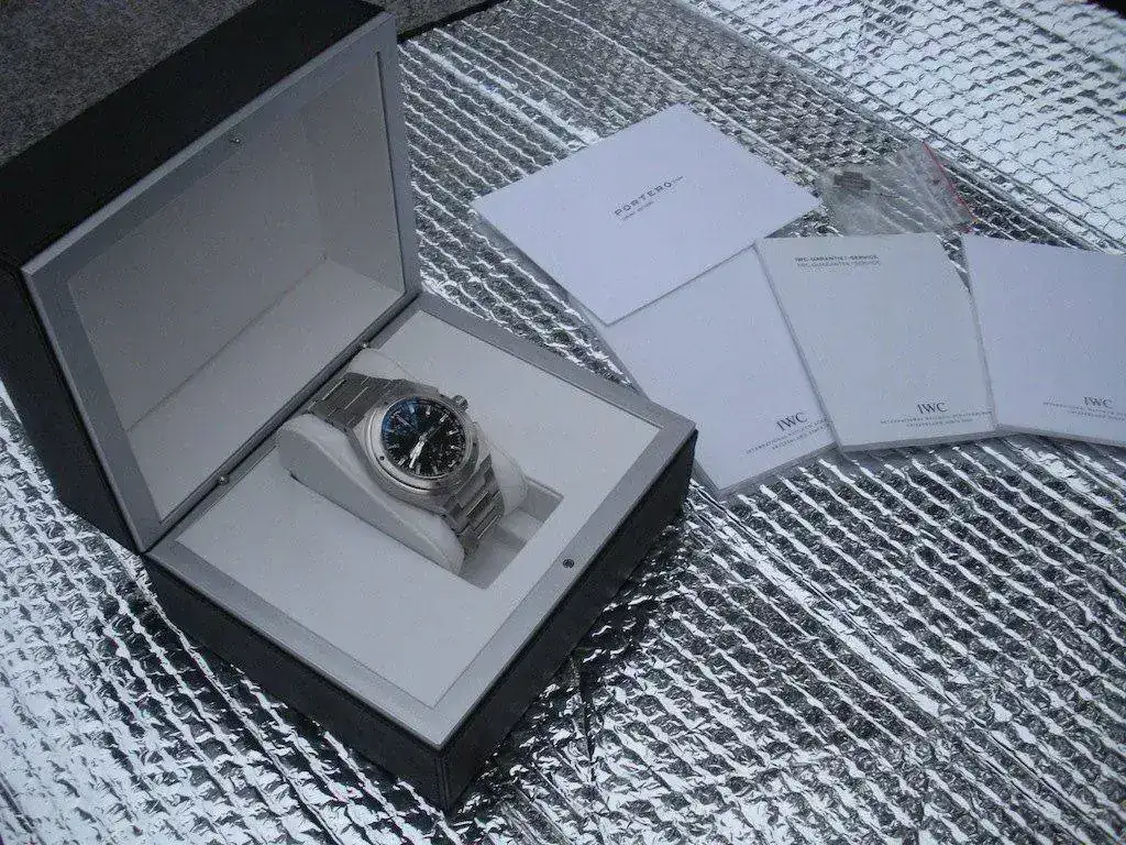 IWC-Ingenieur-Chronograph-IW372501-10.webp