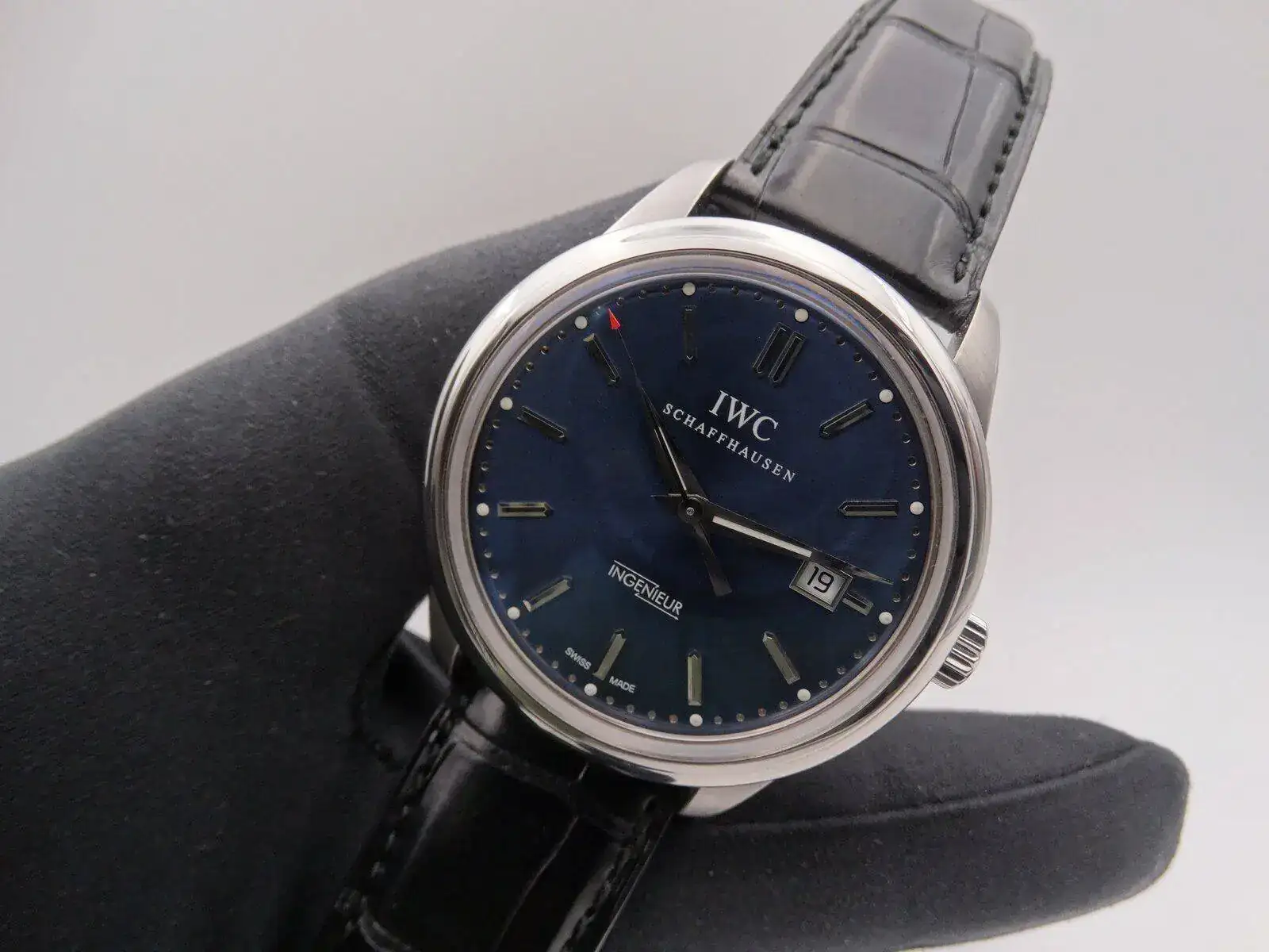 IWC Ingenieur Laureus Blue Limited Edition 07626.JPG