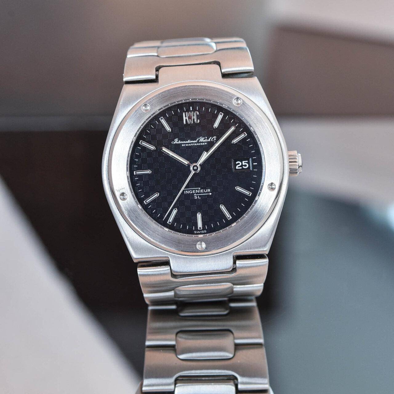 IWC-ingenieur-SL-Jumbo-ref-1832-Genta-design-luxury-sports-watch-3.jpg