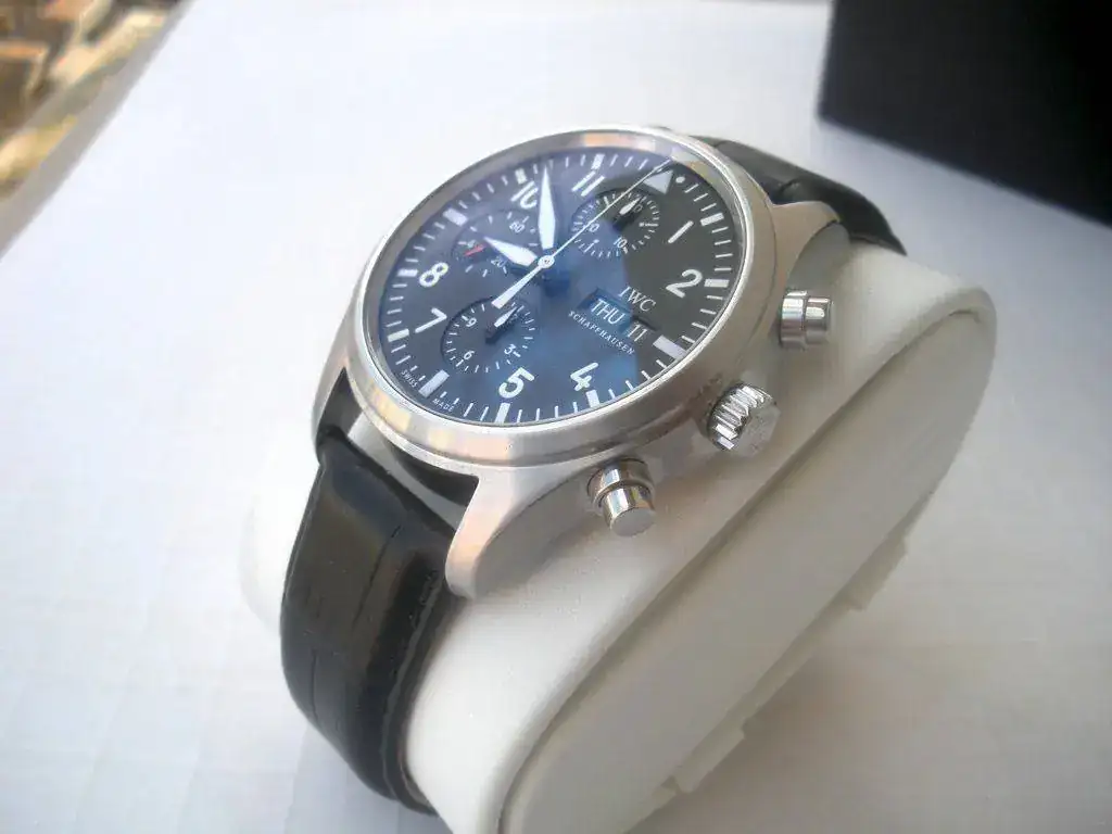 IWC-Pilot-Chronograph-IW3717-01-11.webp
