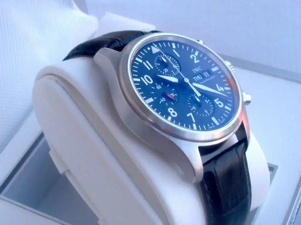 IWC-Pilot-Chronograph-IW3717-01-77.webp