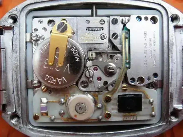 iwcbeta21electronicquartz4.webp