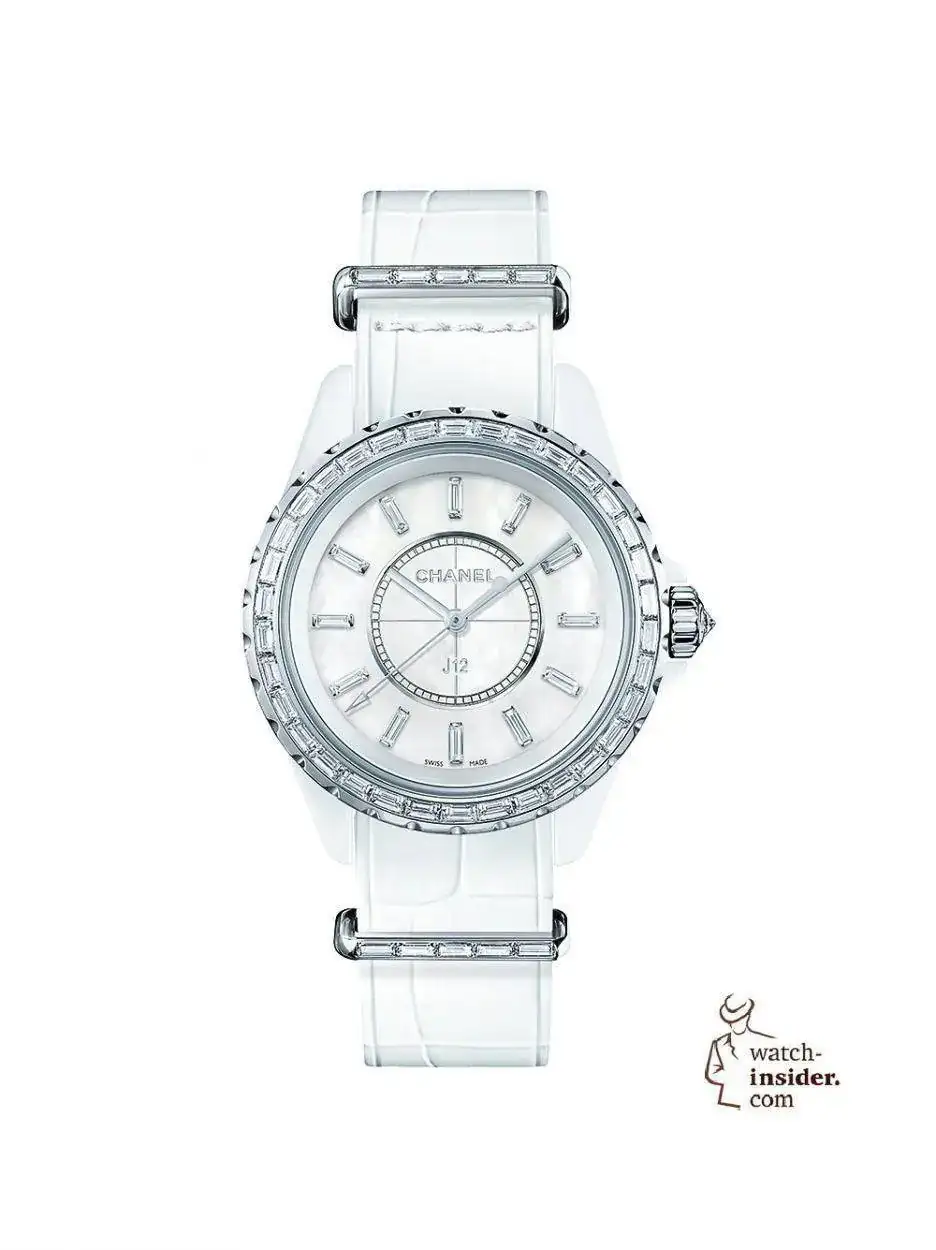 J12_G10_Baguette_Diamonds_FB.webp