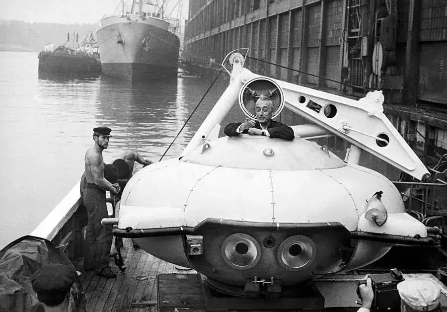 Jacques-Cousteau-Submersible.webp