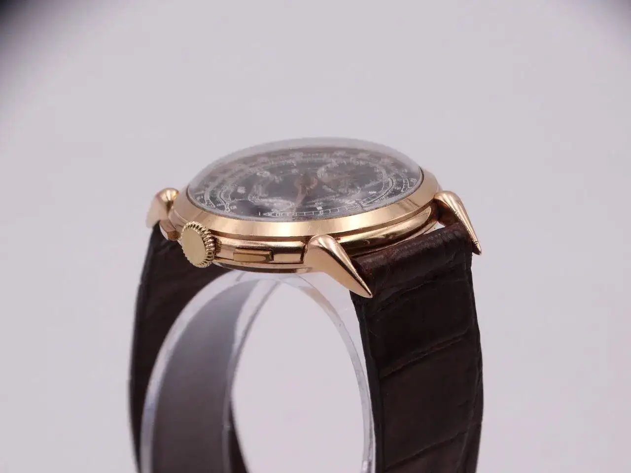 Jaeger Chronograph Vintage Gold 07986.webp