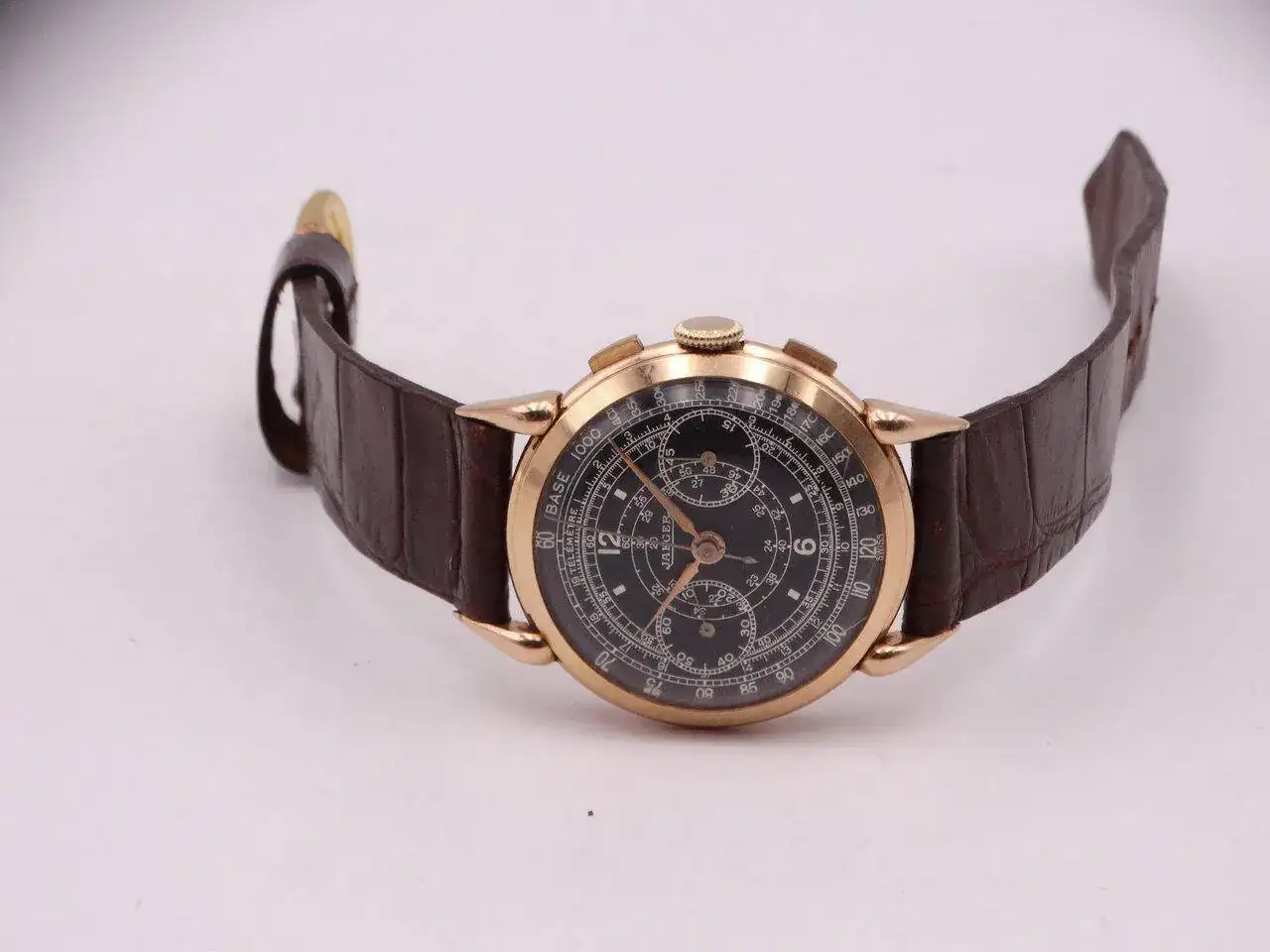 Jaeger Chronograph Vintage Gold 07991.webp